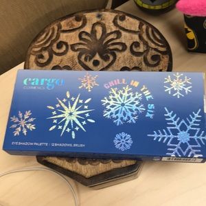 Cargo Cosmetics ❄️❄️ chill in the six